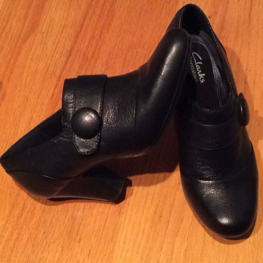 Clarks Bendables black leather shoes Size 7.5 M